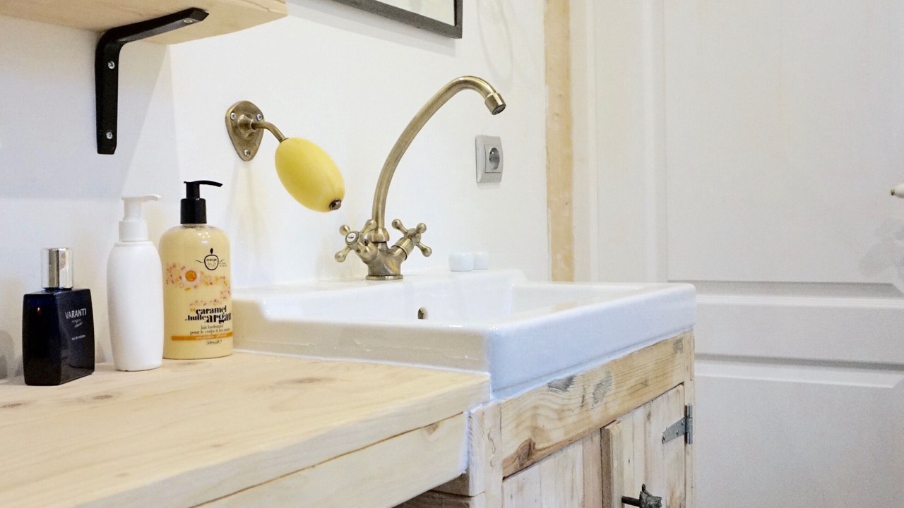 Photo of Bathroom in Saint-Nicolas-des-Laitiers