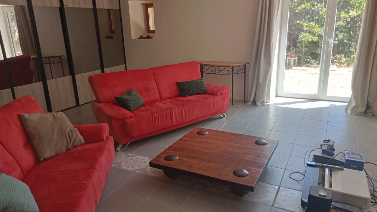 Photo of Livingroom in Villeneuve-les-Montreal