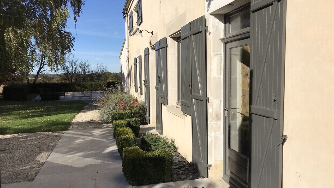 Photo of Outdoor in Druyes-les-Belles-Fontaines