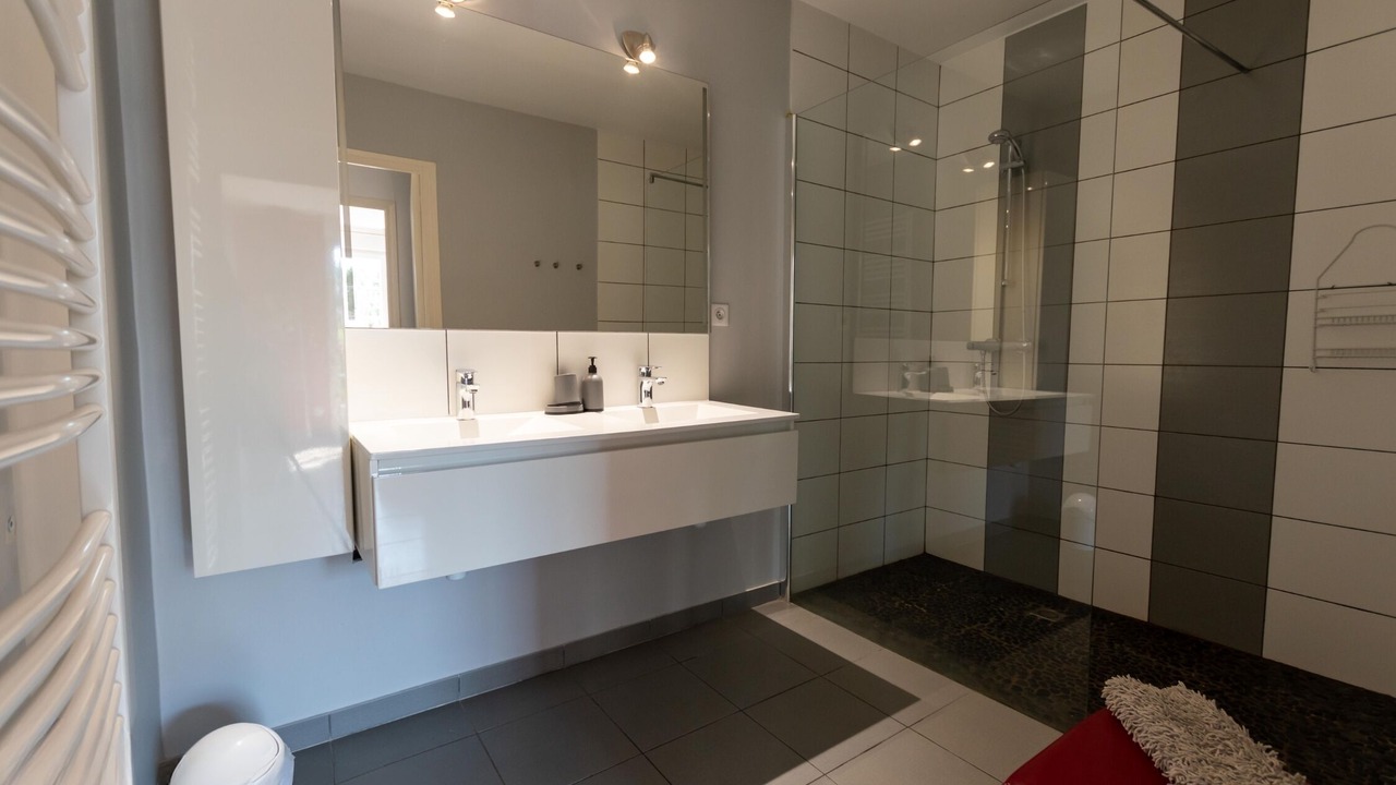 Photo of Bathroom in Germaine