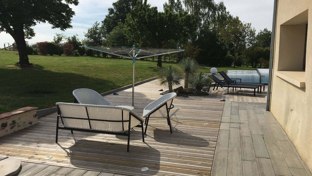 Photo of Patio Balcony in Ecuille