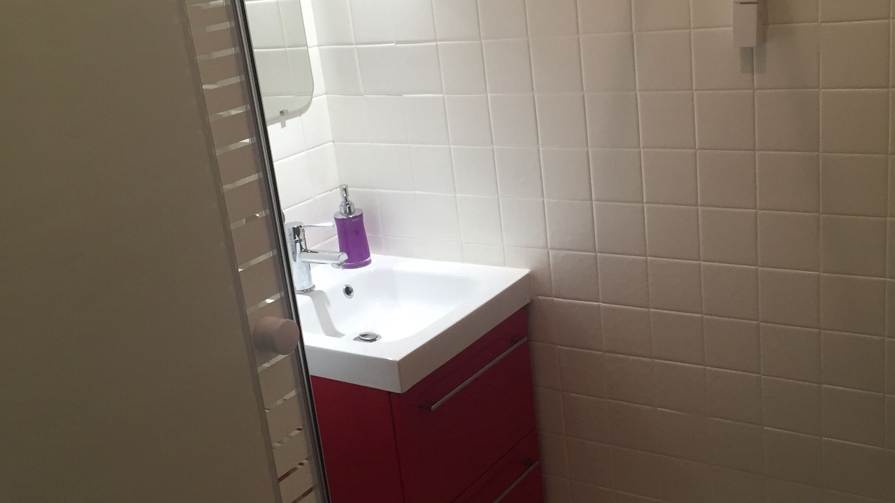 Photo of Bathroom in Avignon City Centre