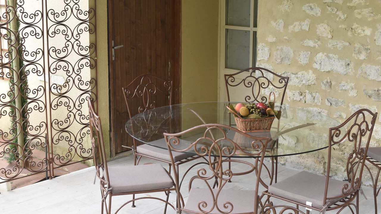 Photo of Outdoor in Loubers