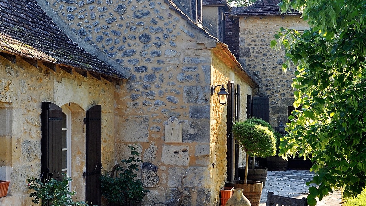 Photo of Patio Balcony in Saint-Martin-des-Combes