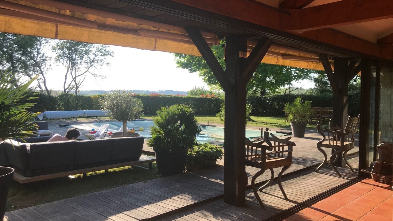 Photo of Patio Balcony in Saint-Martin-des-Combes