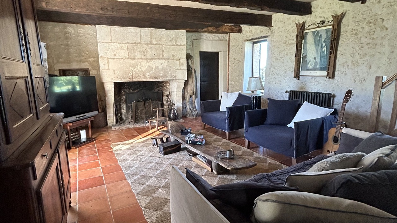 Photo of Livingroom in Saint-Martin-des-Combes
