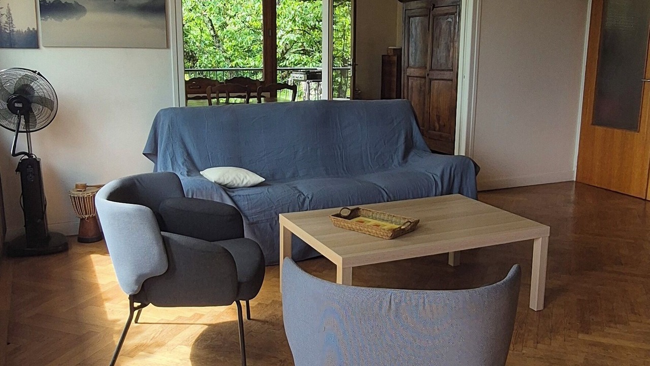 Photo of Livingroom in Bourdeau