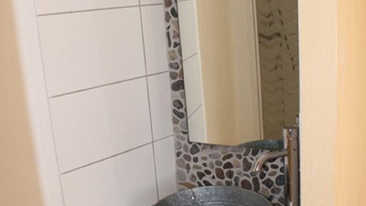 Photo of Bathroom in Ambonil