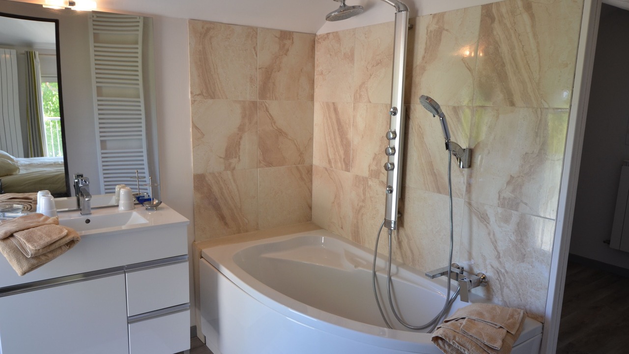 Photo of Bathroom in Lamotte-du-Rhone