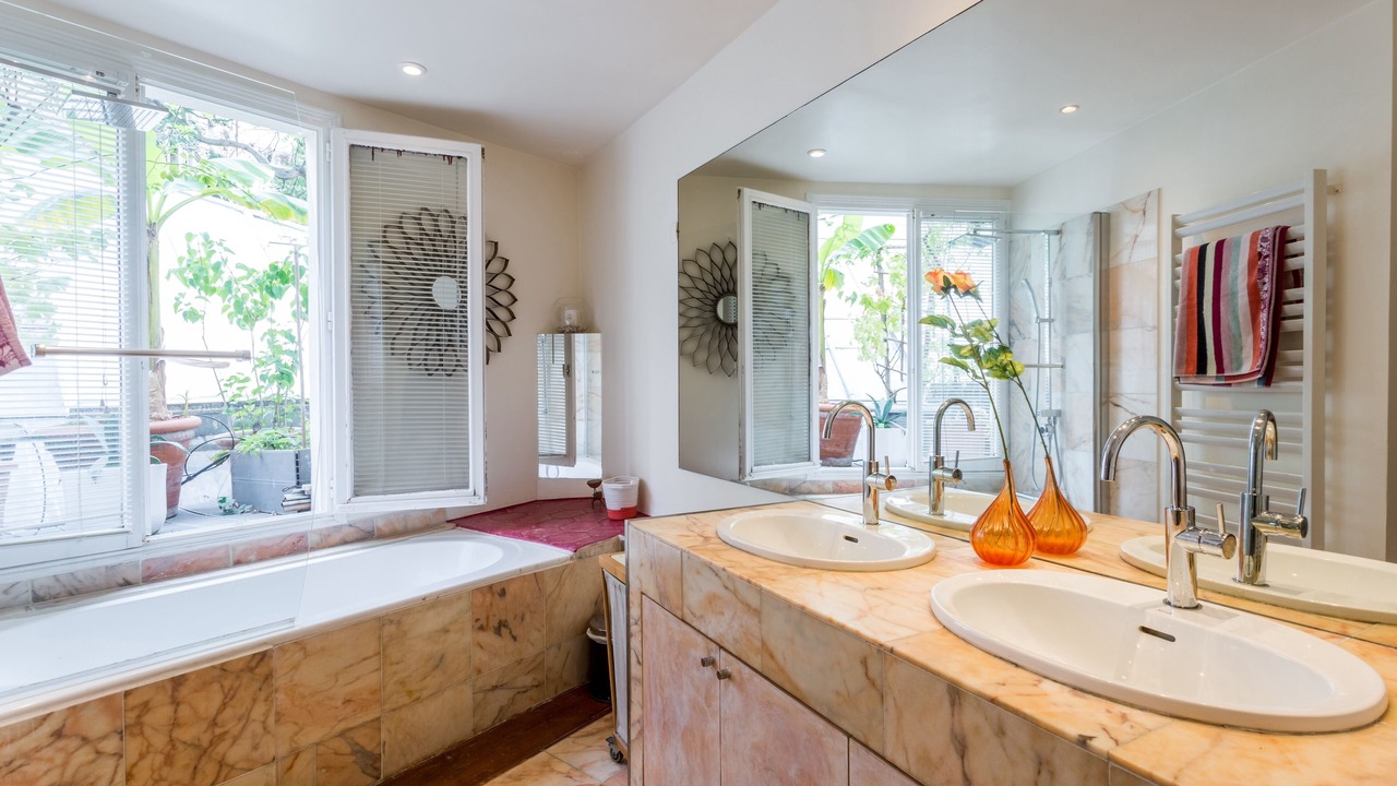 Photo of Bathroom in 6th Arrondissement