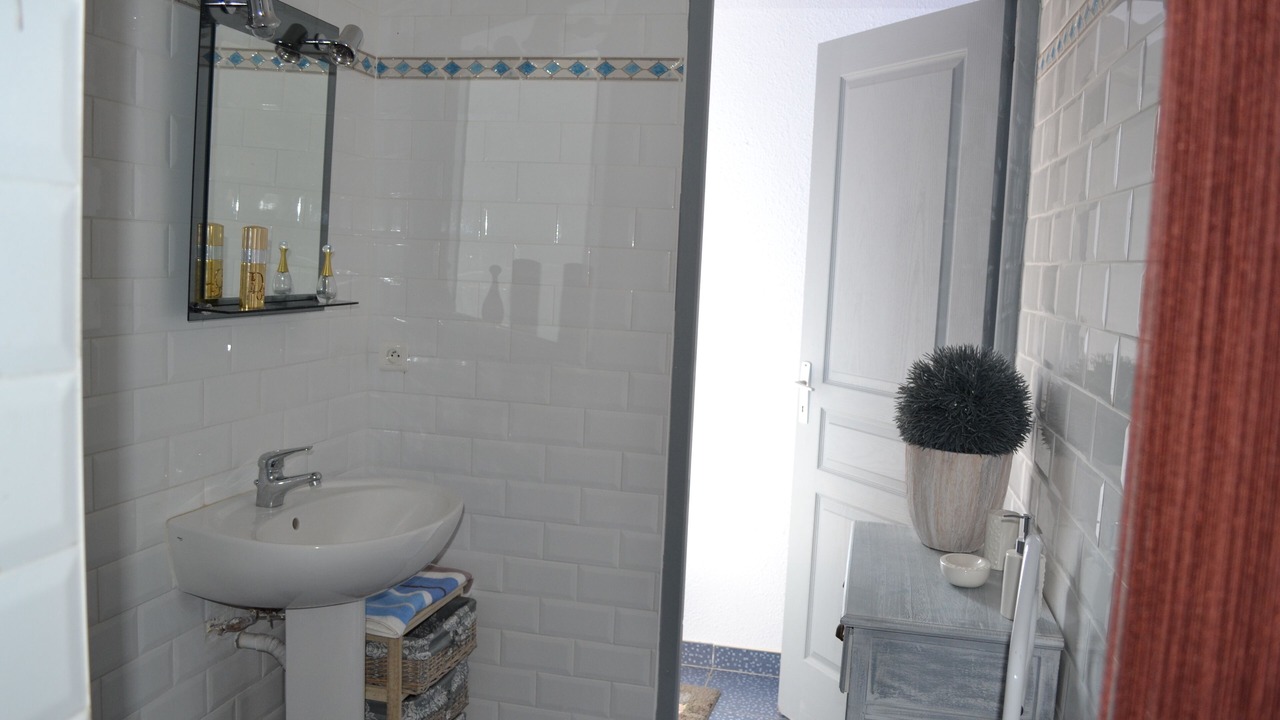 Photo of Bathroom in Dio-et-Valquieres