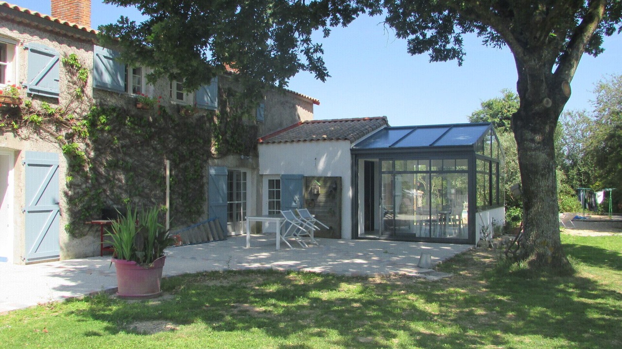 Photo of Outdoor in Mache