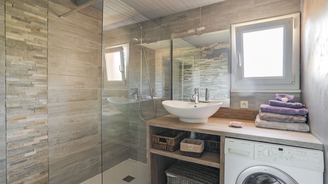 Photo of Bathroom in Piolenc