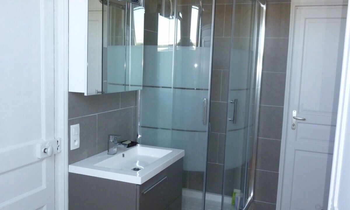 Photo of Bathroom in Courseulles-sur-Mer