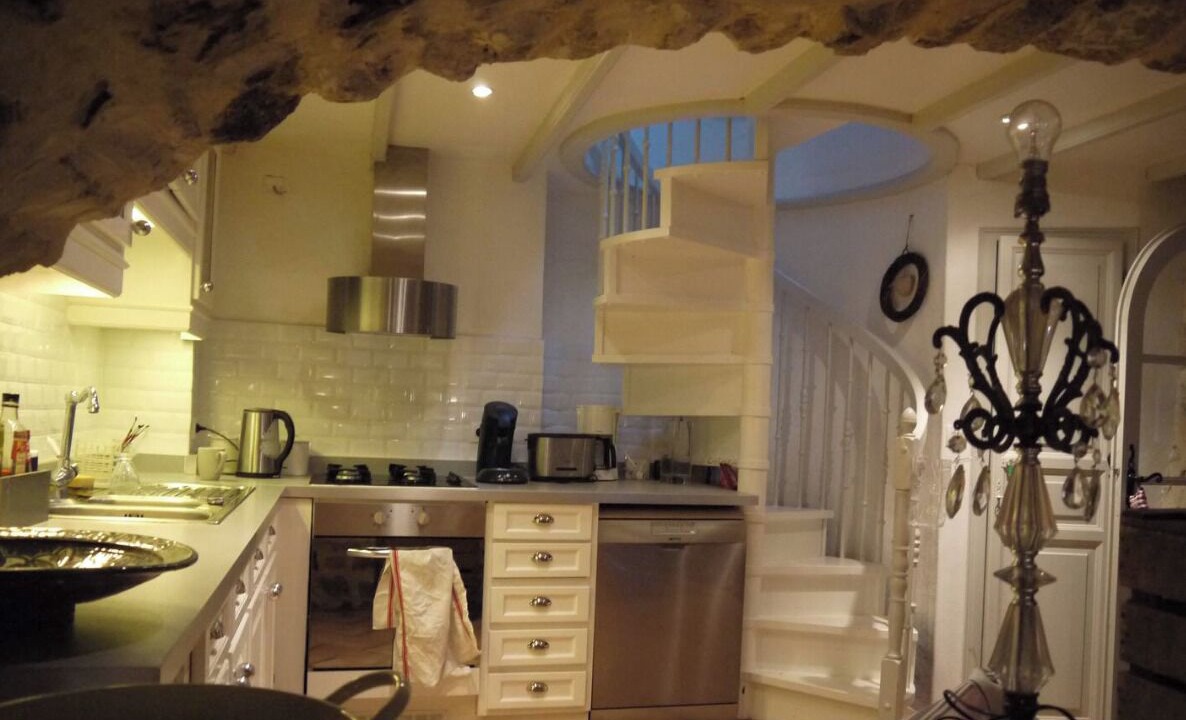 Photo of Kitchen in Montaren-et-Saint-Mediers