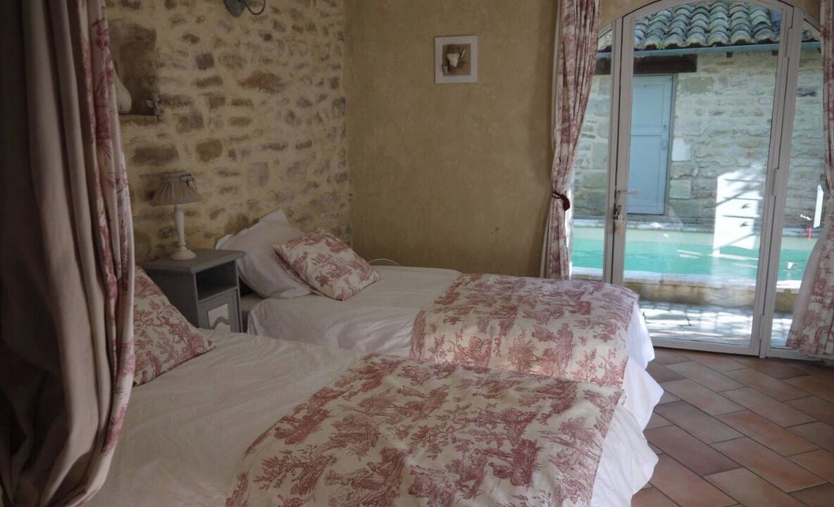 Photo of Bedroom in Montaren-et-Saint-Mediers