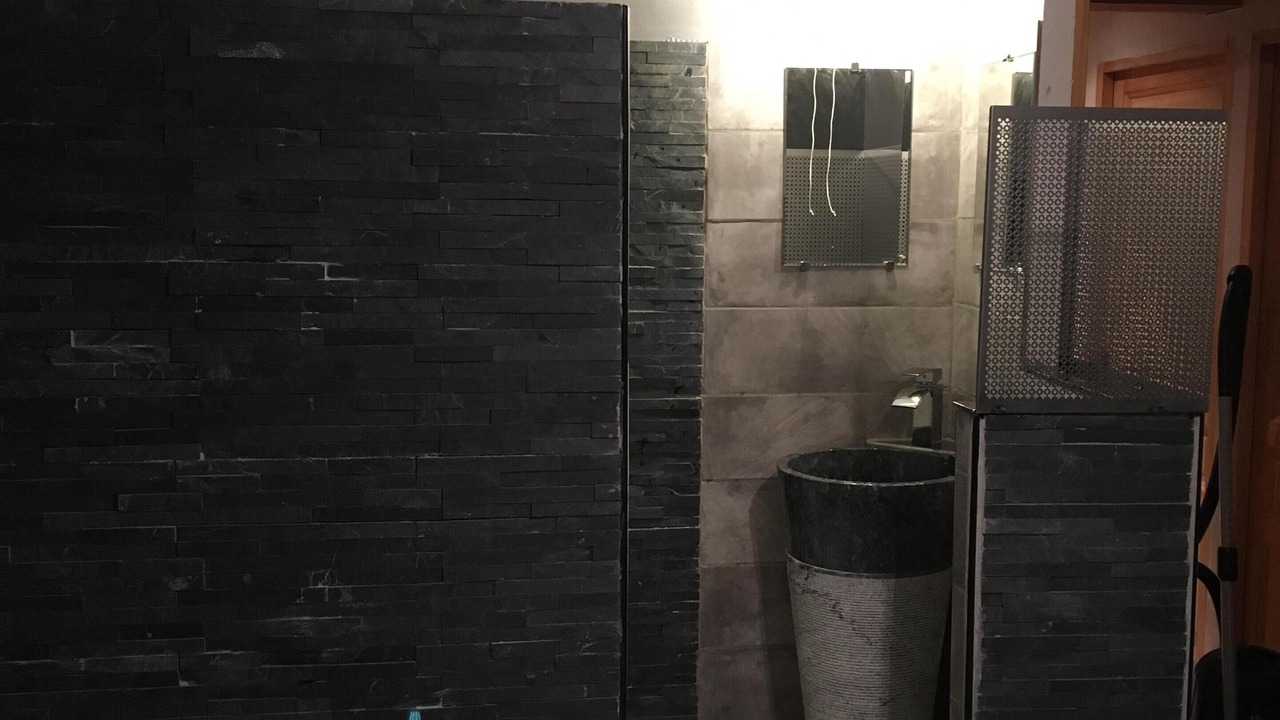Photo of Bathroom in Cruviers-Lascours