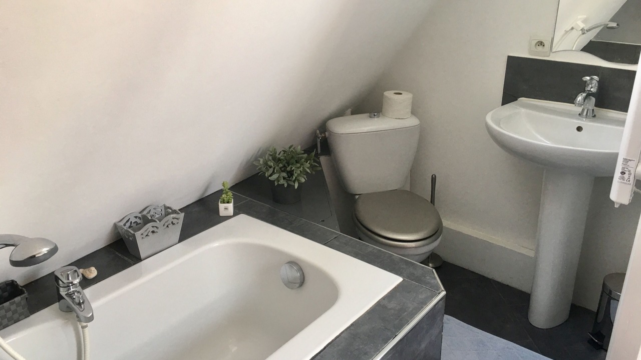 Photo of Bathroom in Benouville