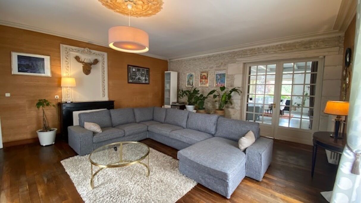 Photo of Livingroom in Champagne-les-Marais