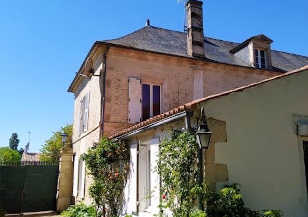Photo of Outdoor in Champagne-les-Marais
