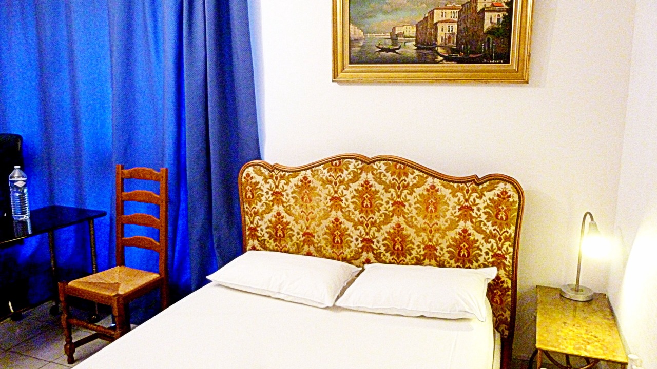 Photo of Bedroom in Quartier de la Goutte-d'Or