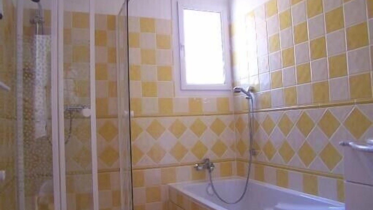 Photo of Bathroom in Lattes