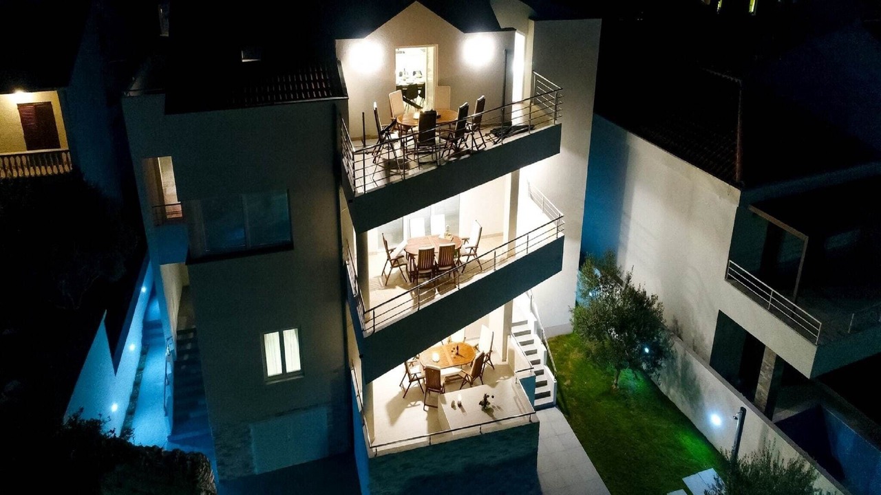 Photo of Outdoor in Nin