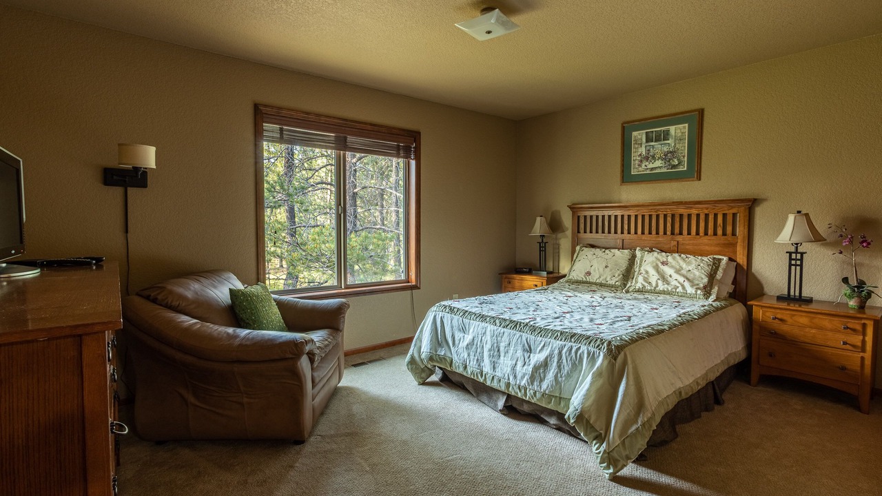 Photo of Bedroom in Sunriver