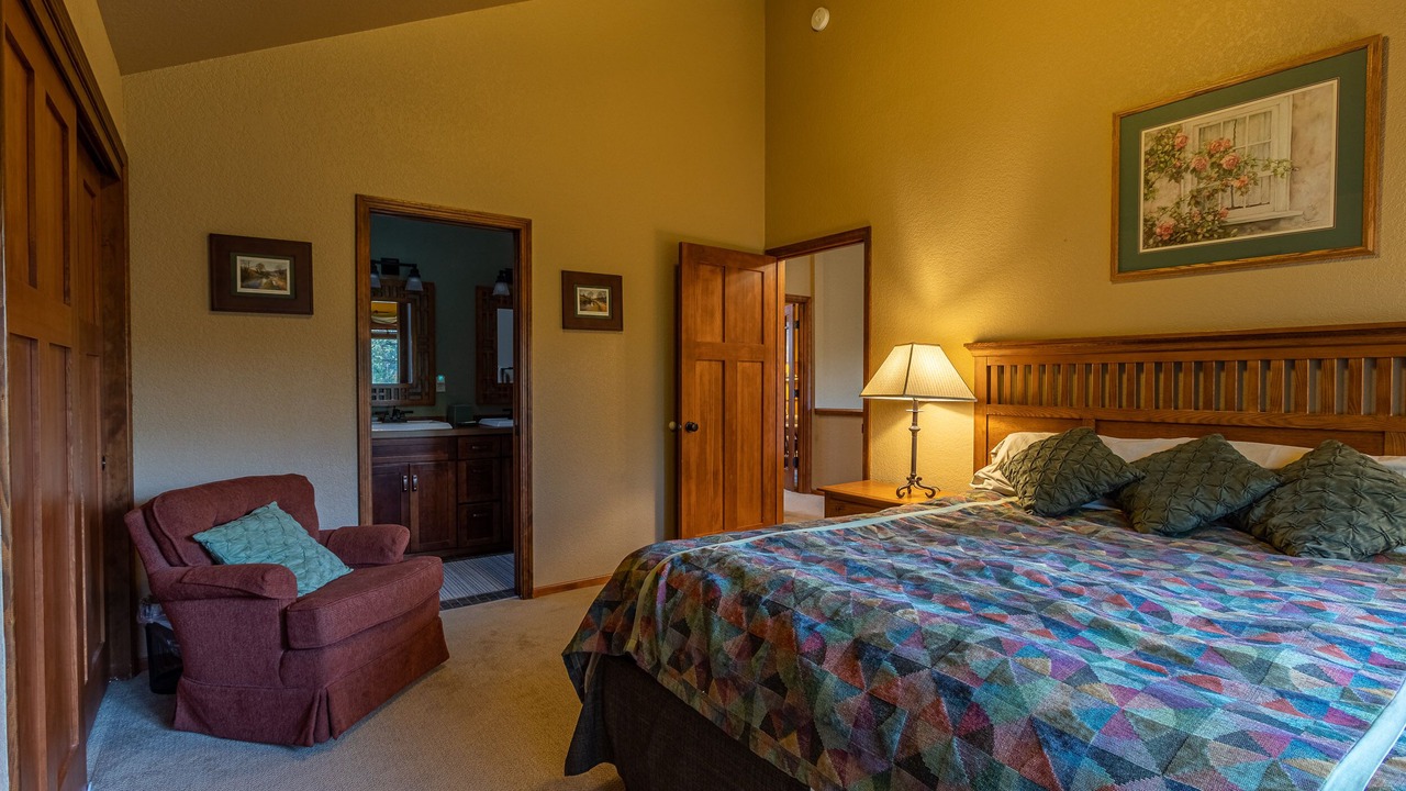 Photo of Bedroom in Sunriver