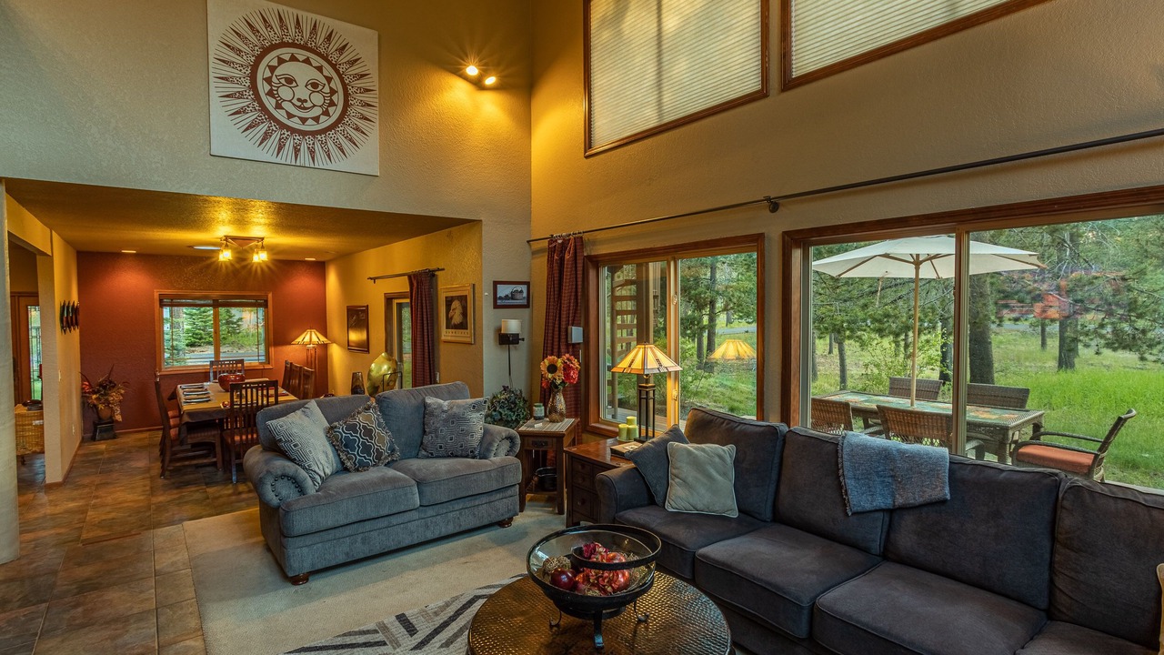 Photo of Livingroom in Sunriver