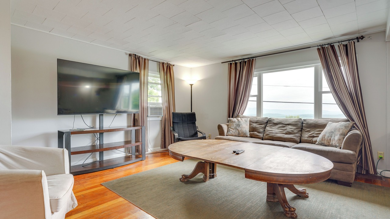 Photo of Livingroom in Bromley Mountain