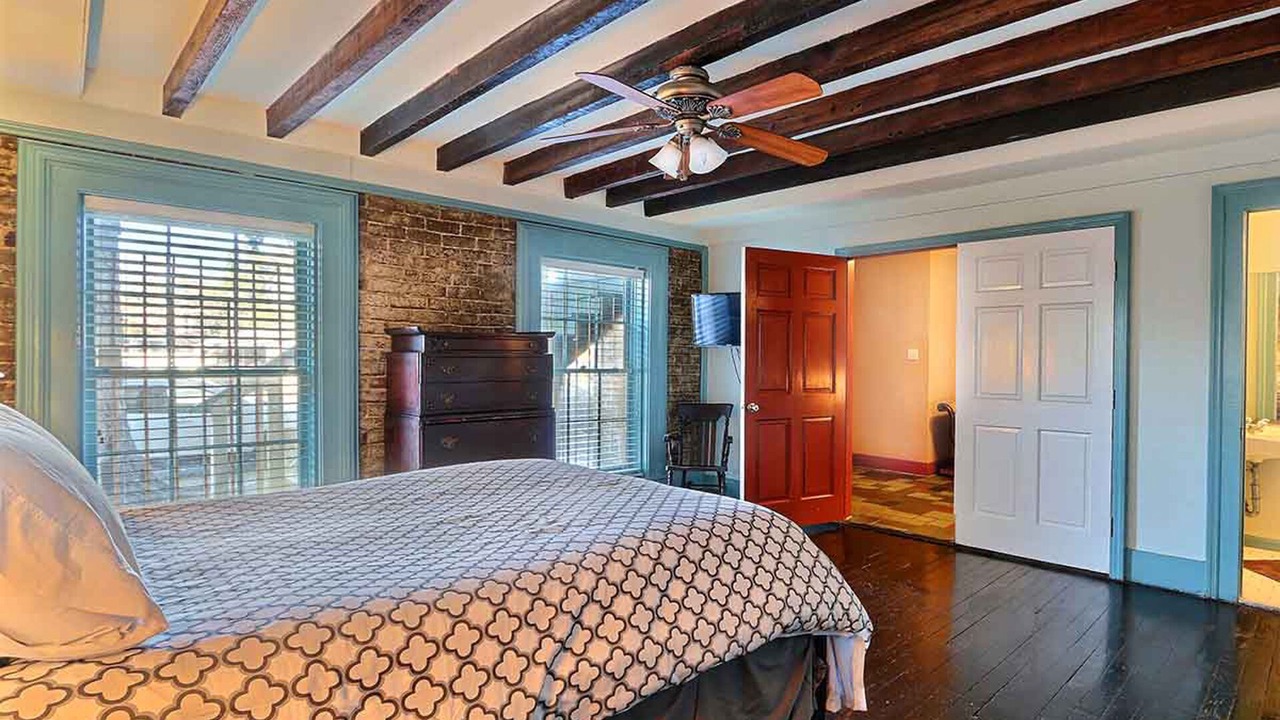 Photo of Others in Savannah Victorian District