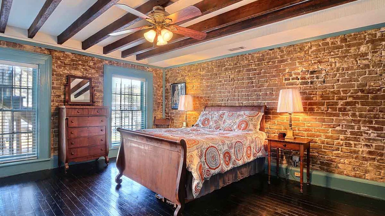 Photo of Others in Savannah Victorian District