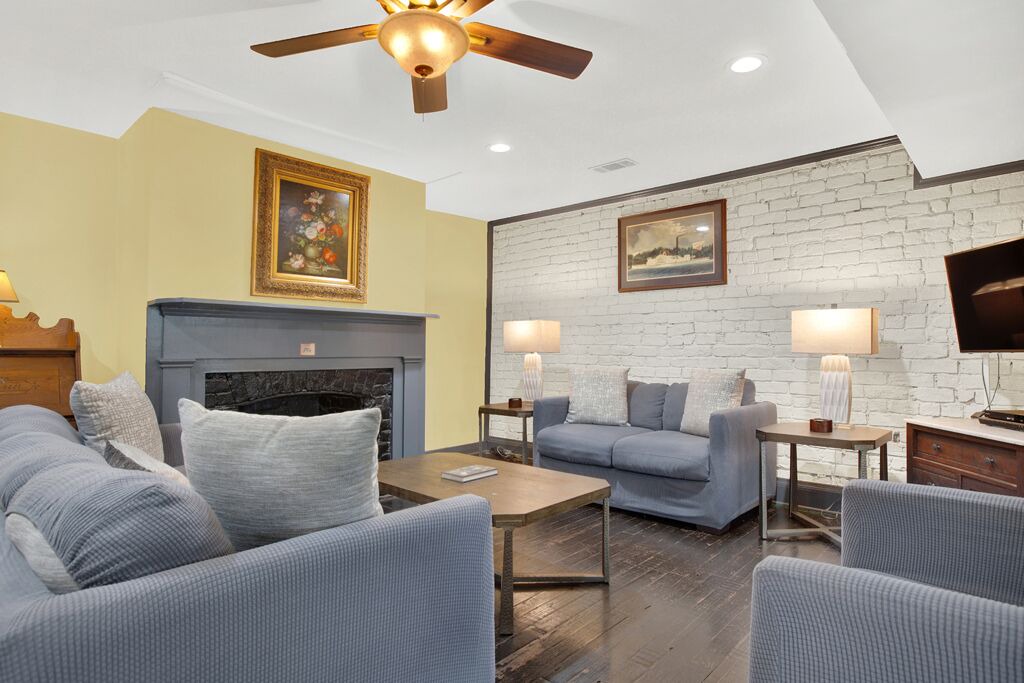 Photo of Others in Savannah Victorian District