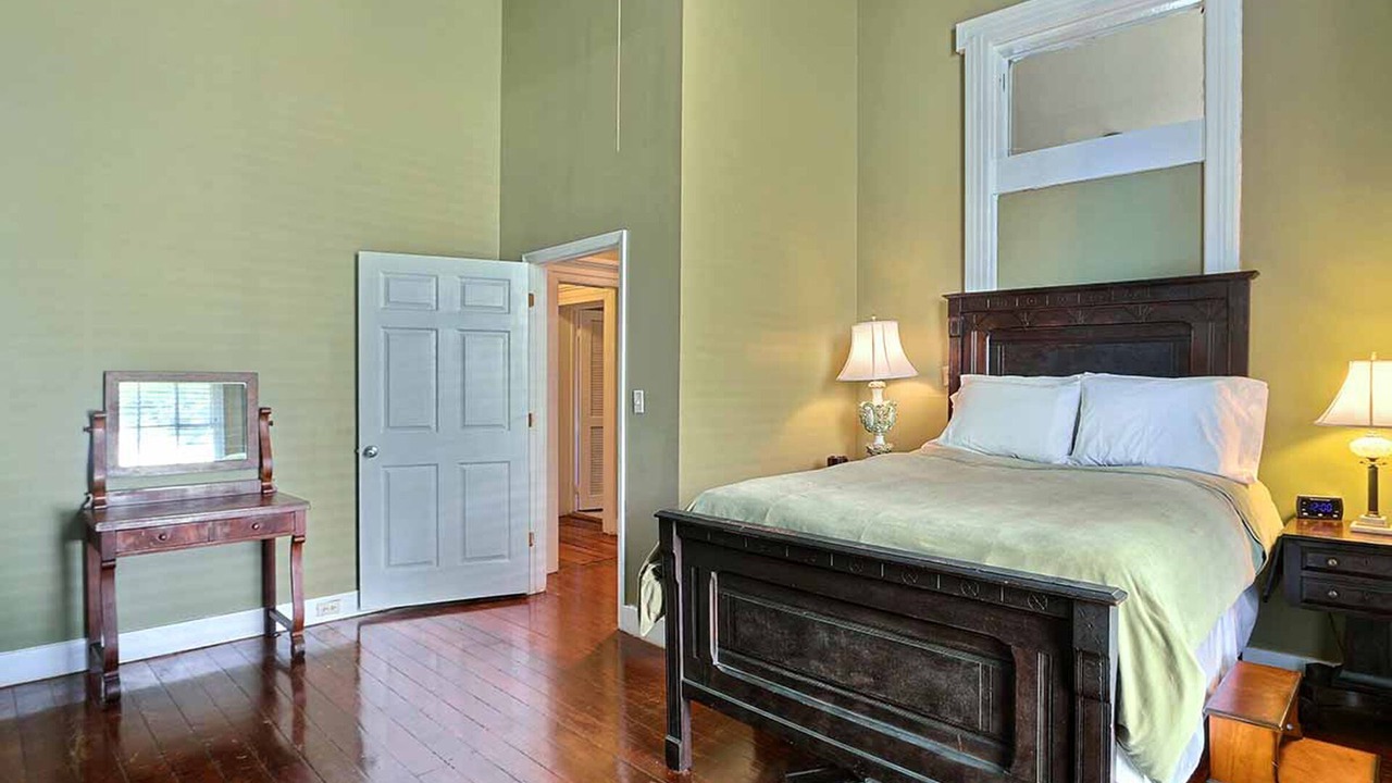 Photo of Others in Savannah Victorian District