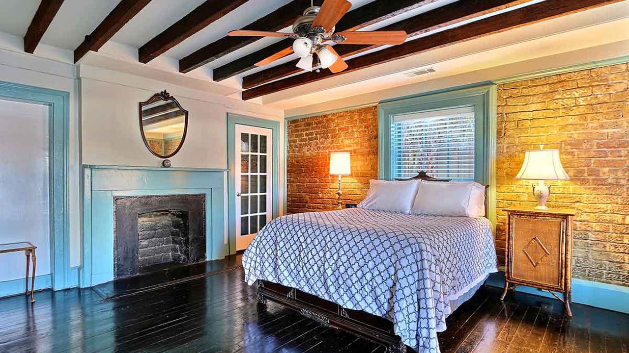 Photo of Others in Savannah Victorian District