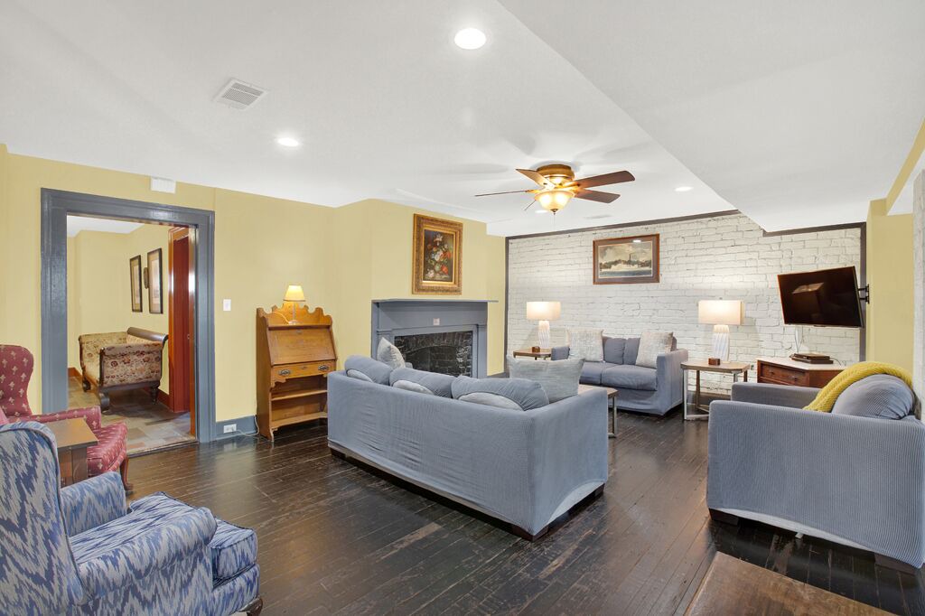 Photo of Others in Savannah Victorian District