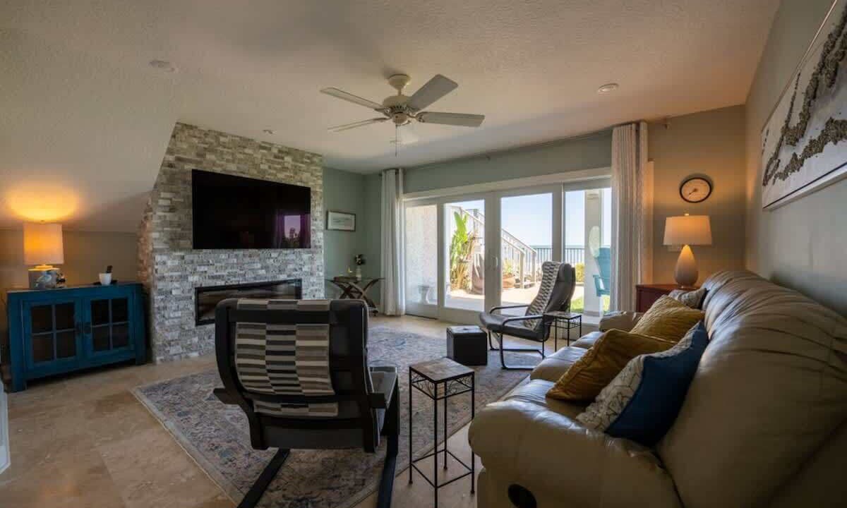 Photo of Livingroom in Fernandina Beach