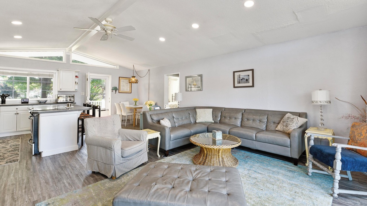 Photo of Livingroom in Ocean Pines