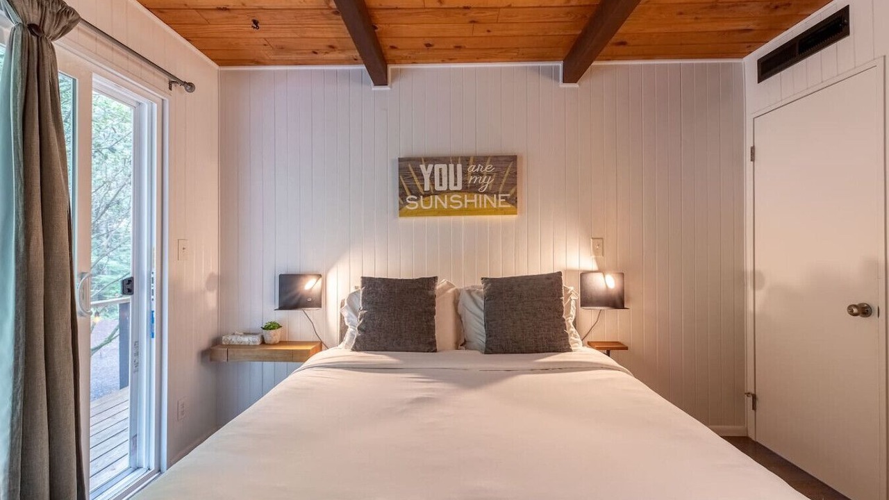 Photo of Bedroom in Lakeside