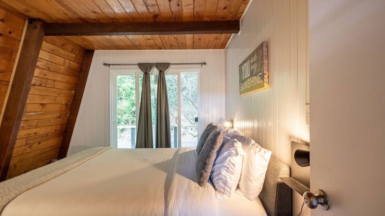 Photo of Bedroom in Lakeside