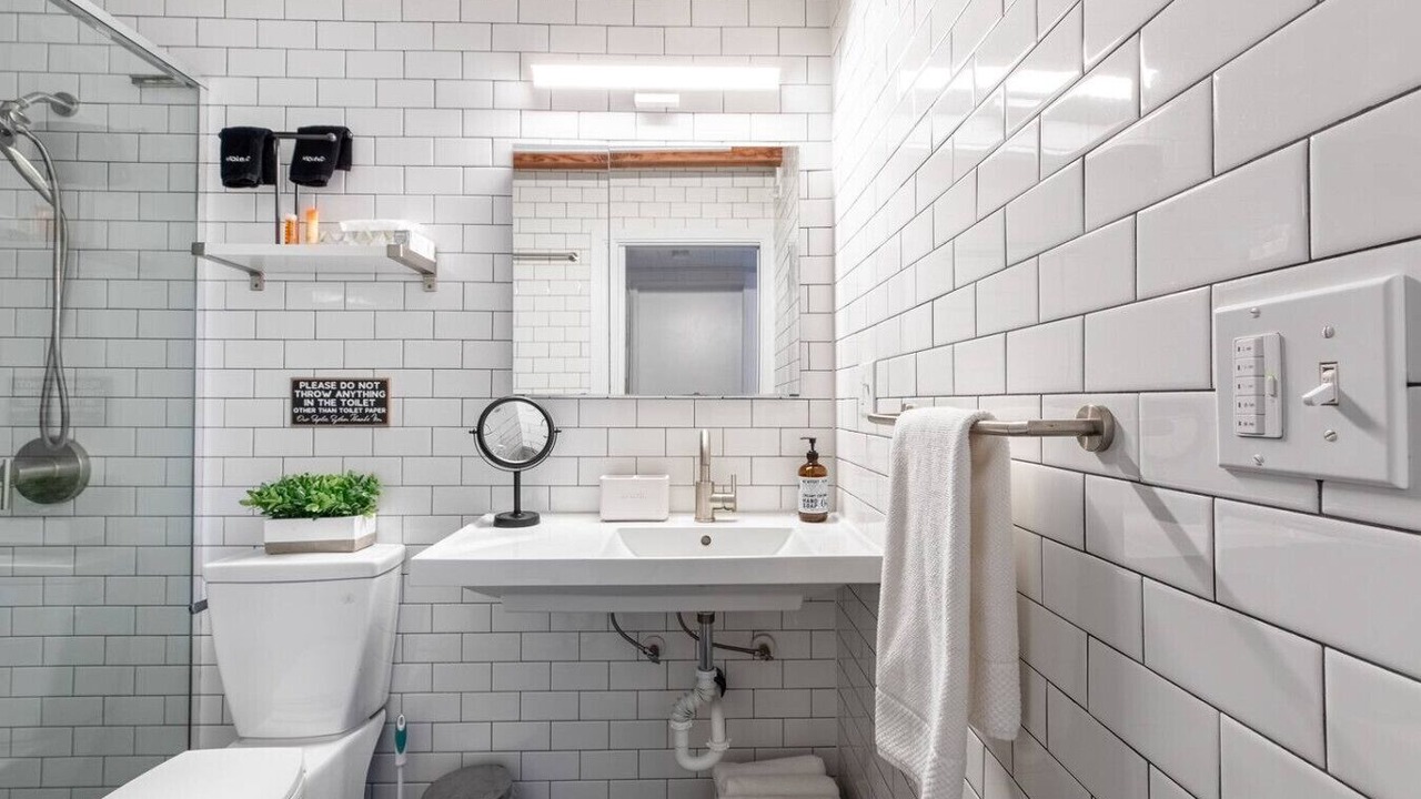 Photo of Bathroom in Lakeside