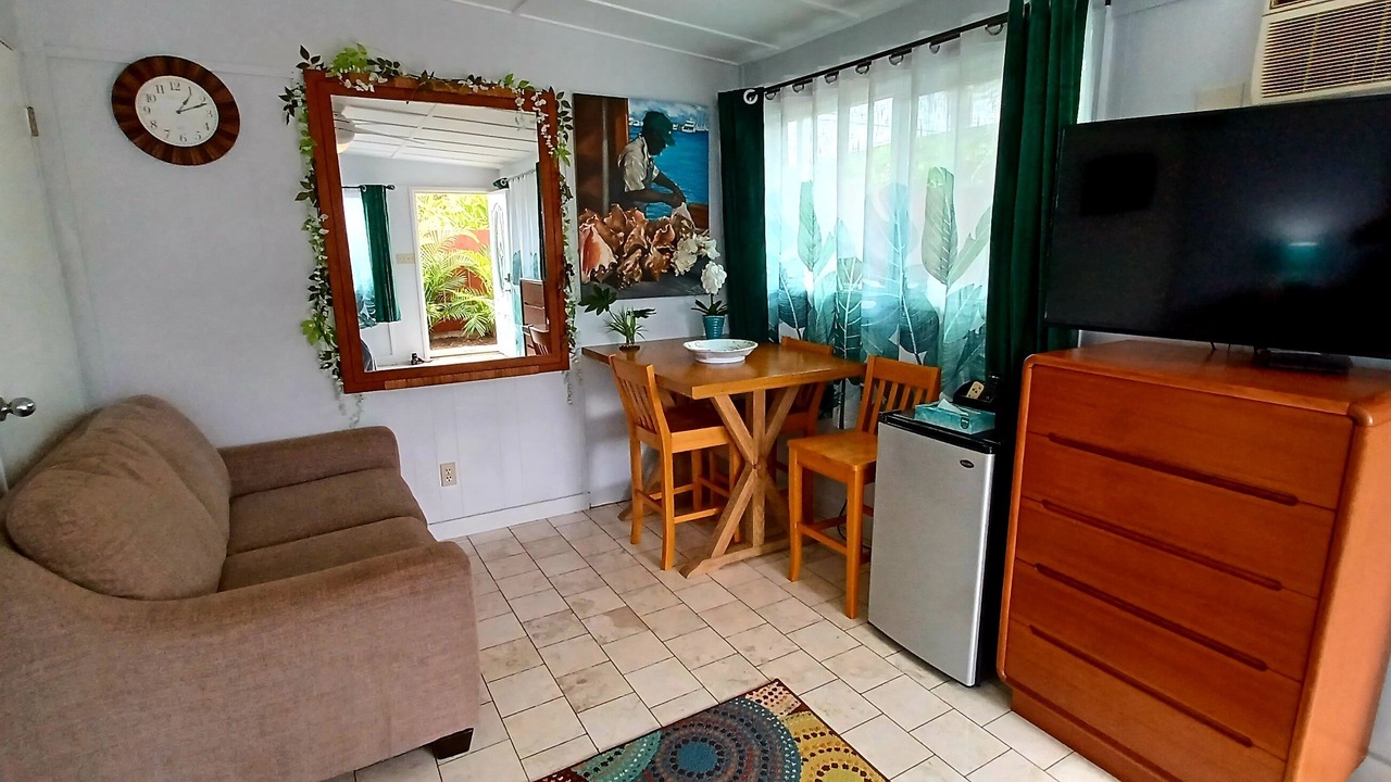 Photo of Livingroom in Waialua