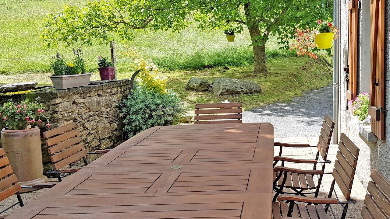 Photo of Outdoor in Campan