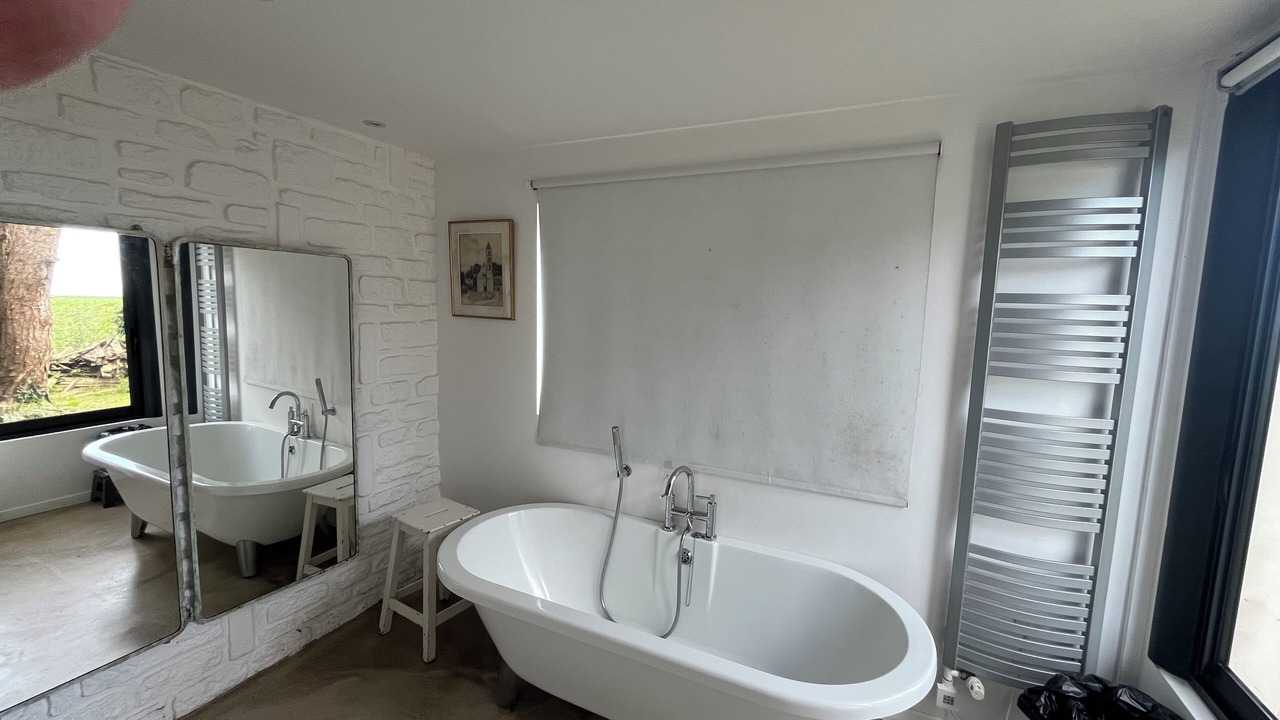 Photo of Bathroom in Commes