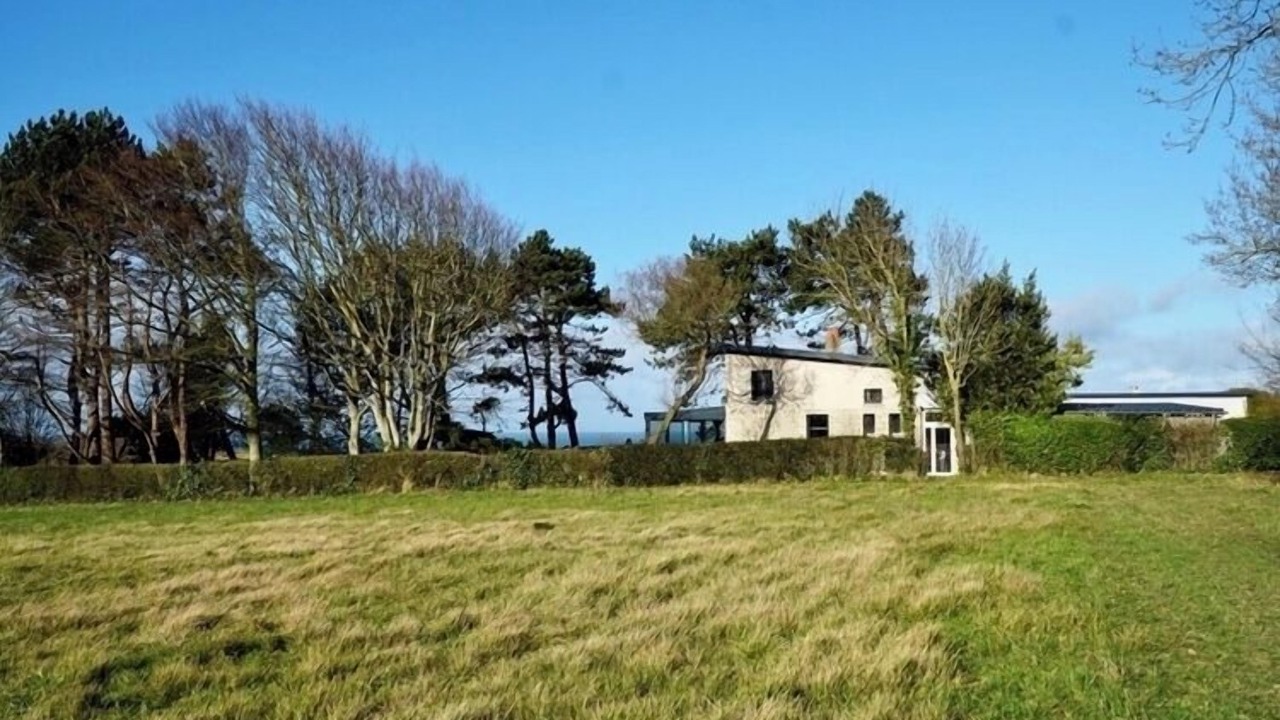 Photo of Outdoor in Commes