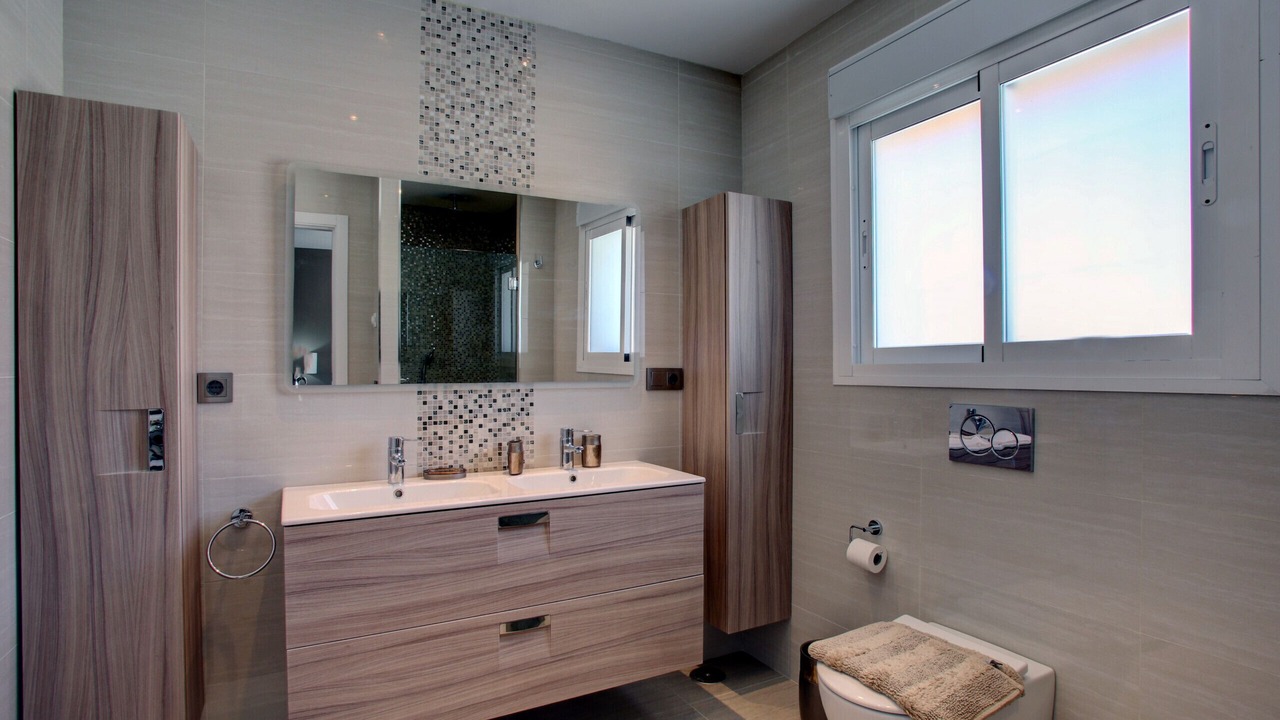 Photo of Bathroom in Golden Mile