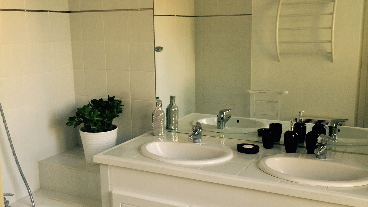 Photo of Bathroom in Saint-Jerome