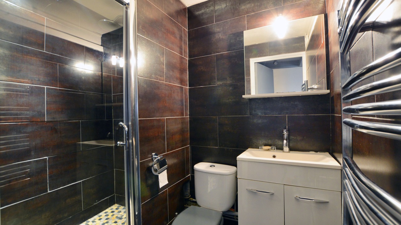 Photo of Bathroom in Griffon - Royale