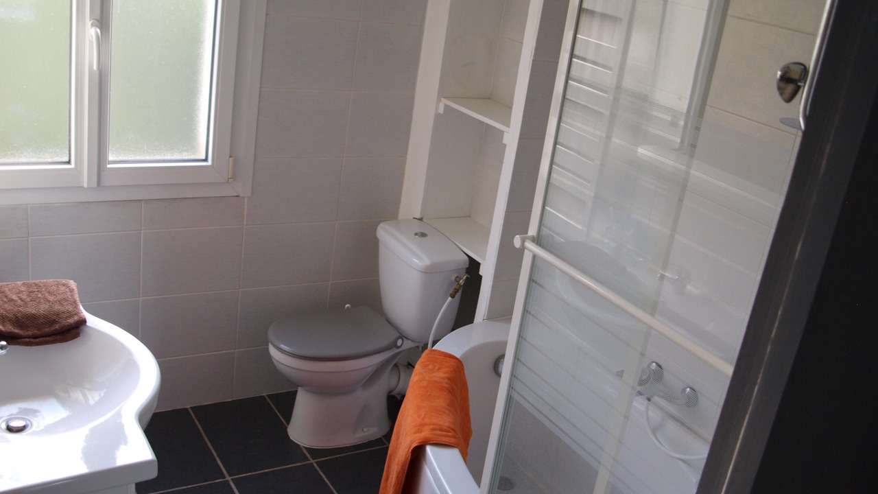 Photo of Bathroom in Saint-Malo-de-Guersac